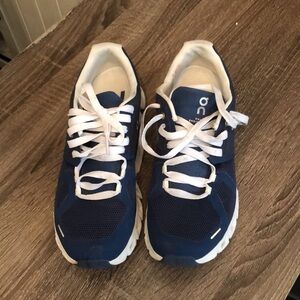 On cloud 5 women’s 9.5